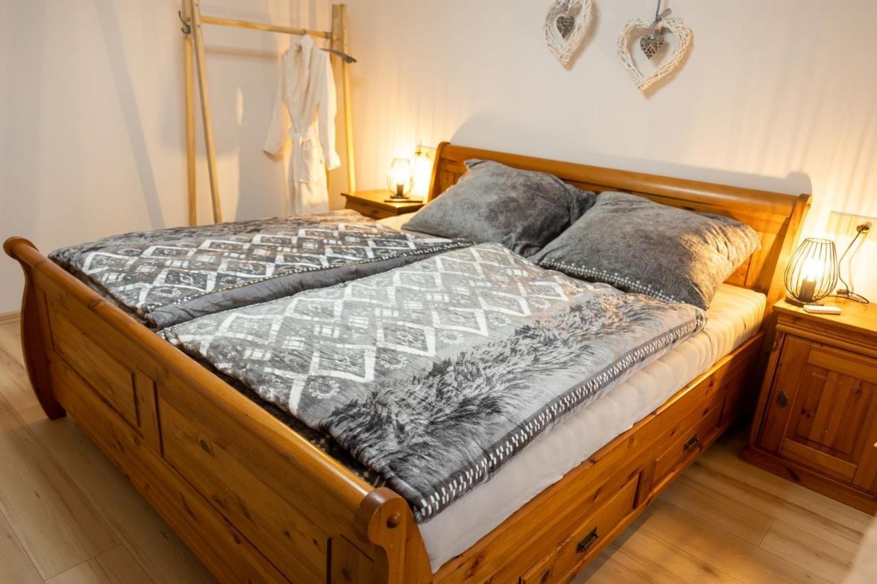 Vila Prazdninovy Dum Valdik Loket Exteriér fotografie